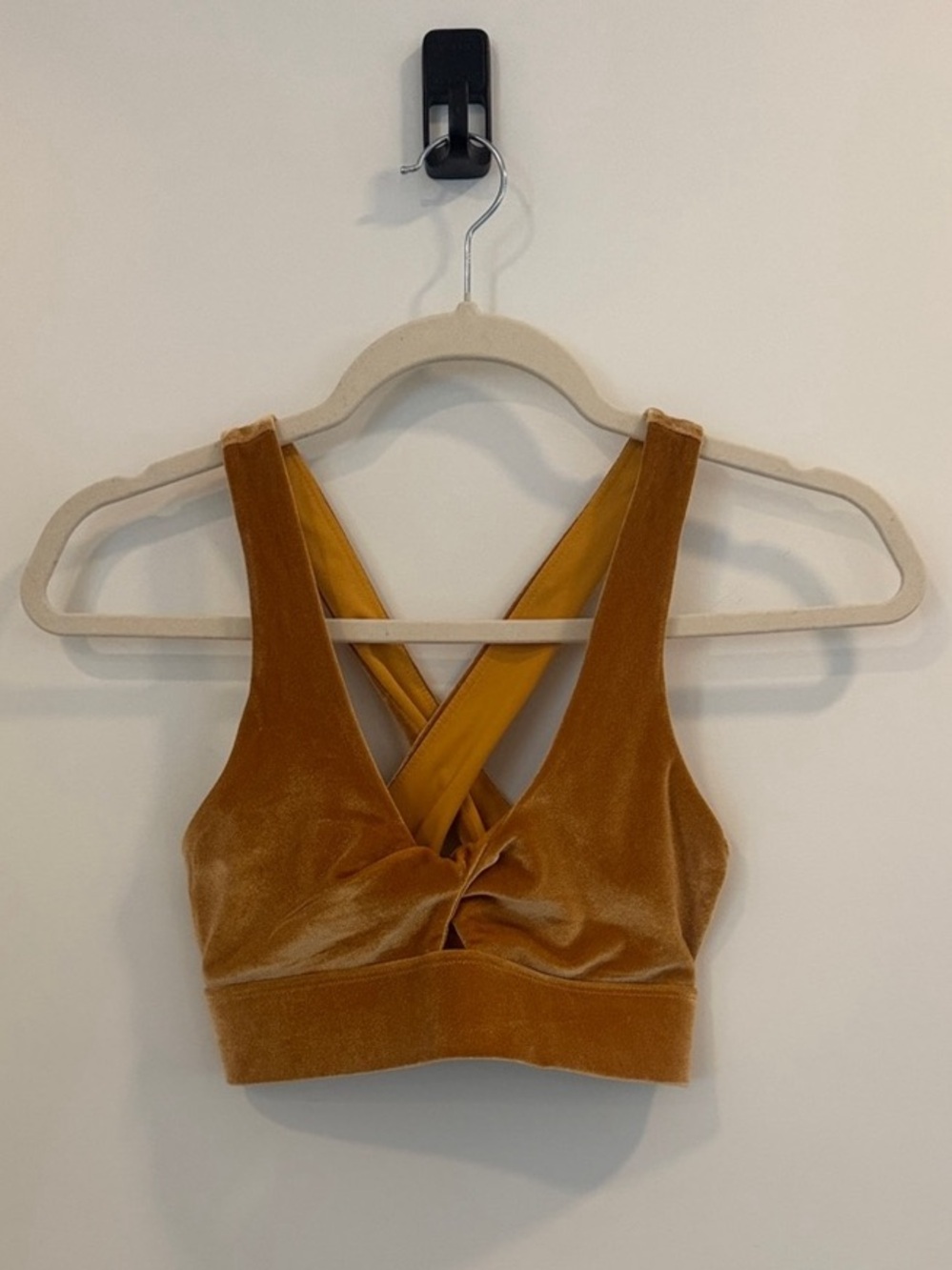 Fabletics Oasis Twist Velour Sports Bra in Light Honey | Size XSmall - Picture 3 of 5